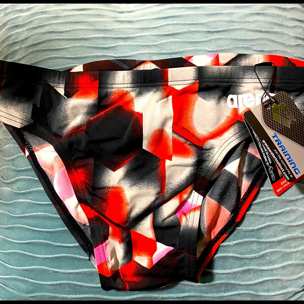 Arena max life men’s training swimsuit. New